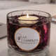 Vela luminária premium com flores secas e acabamento decorativo em gel